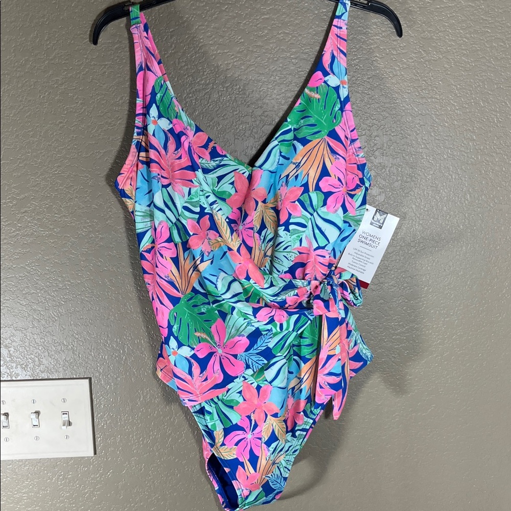 NWT Vibrant Floral Women's One Piece Swimsuit High-cut Legs Tumming Slimming XL